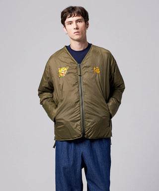 オリーブ／モデル身長 178cm／着用サイズ L