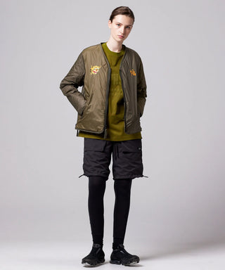 オリーブ／モデル身長 169cm／着用サイズ XS