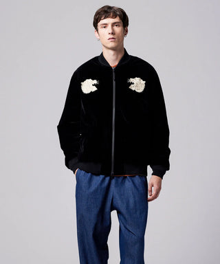 ブラック×シルバーベージュ（表側）／モデル身長 178cm／着用サイズ L