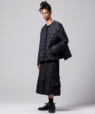 ブラック／モデル身長 181cm／着用サイズ L