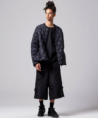 ブラック／モデル身長 181cm／着用サイズ L