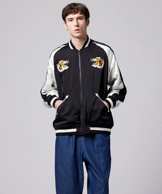 ブラック×ブラックオフホワイト（表側）／モデル身長 178cm／着用サイズ L