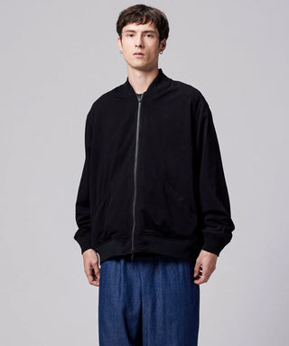 ブラック×ブラックオフホワイト（裏側）／モデル身長 178cm／着用サイズ L