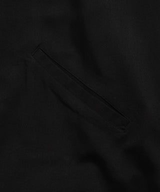 裏側：左右腰にポケット