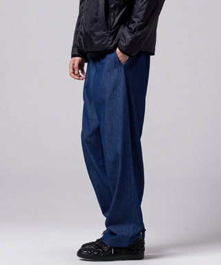 インディゴデニム／モデル身長 178cm／着用サイズ L