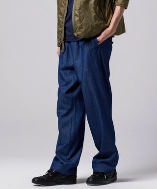 インディゴデニム／モデル身長 178cm／着用サイズ L