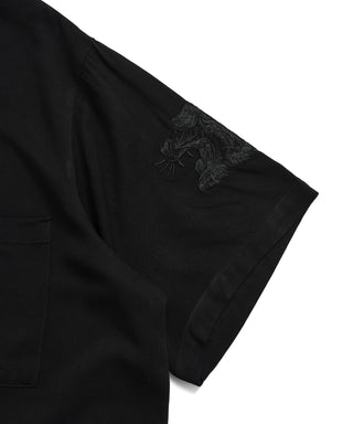 左右腕に虎刺繍