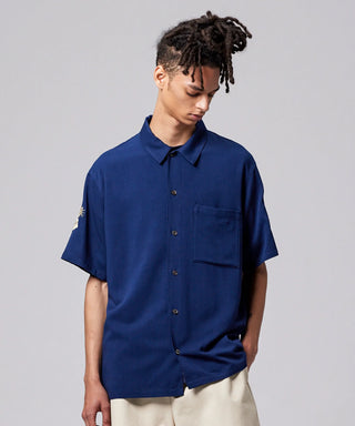 ダークネイビー／モデル身長 181cm／着用サイズ L