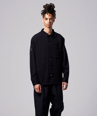 ブラック／モデル身長 181cm／着用サイズ L