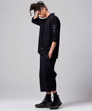 ブラック／モデル身長 181cm／着用サイズ L