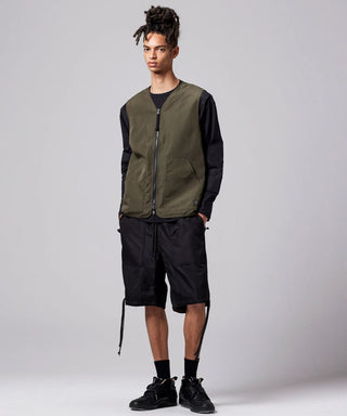 ブラック（裏側）／モデル身長 181cm／着用サイズ L