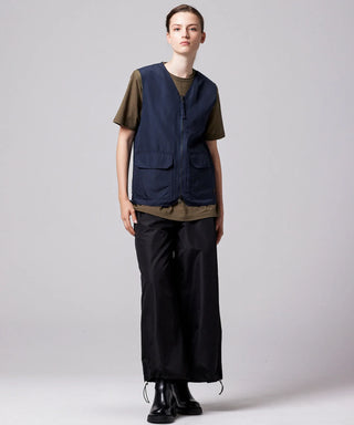 ダークネイビー（表側）／モデル身長 169cm／着用サイズ S