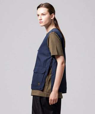 ダークネイビー（表側）／モデル身長 169cm／着用サイズ S