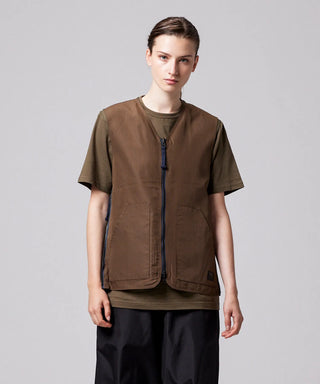 ダークネイビー（裏側）／モデル身長 169cm／着用サイズ S