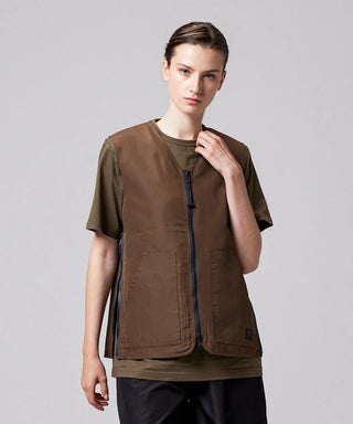 ダークネイビー（裏側）／モデル身長 169cm／着用サイズ S