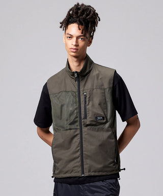 ダークオリーブ×ダークネイビー（表側）／モデル身長 181cm／着用サイズ L