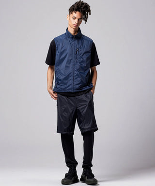 ダークオリーブ×ダークネイビー（裏側）／モデル身長 181cm／着用サイズ L