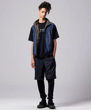 ダークオリーブ×ダークネイビー（裏側）／モデル身長 181cm／着用サイズ L