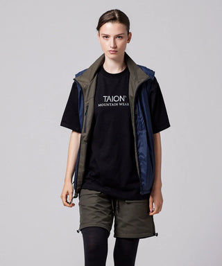 ダークオリーブ×ダークネイビー（裏側）／モデル身長 169cm／着用サイズ XS