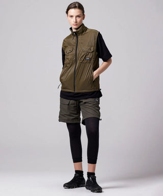 ダークオリーブ×ダークネイビー（表側）／モデル身長 169cm／着用サイズ XS