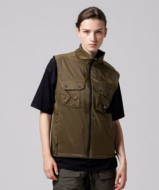 ダークオリーブ×ダークネイビー（表側）／モデル身長 169cm／着用サイズ XS