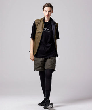 ダークオリーブ×ダークネイビー（表側）／モデル身長 169cm／着用サイズ XS