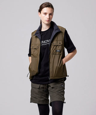 ダークオリーブ×ダークネイビー（表側）／モデル身長 169cm／着用サイズ XS