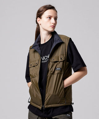 ダークオリーブ×ダークネイビー（表側）／モデル身長 169cm／着用サイズ XS