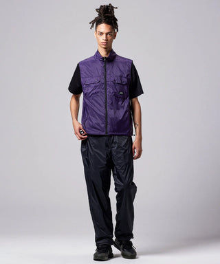 ダークパープル×ブラック（表側）／モデル身長 181cm／着用サイズ L