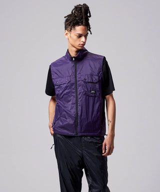 ダークパープル×ブラック（表側）／モデル身長 181cm／着用サイズ L