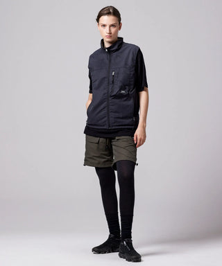 ダークパープル×ブラック（裏側）／モデル身長 169cm／着用サイズ XS