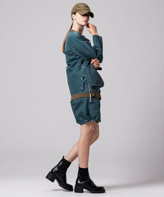 ダークセージグリーン（裏側）／モデル身長 169cm／着用サイズ XS