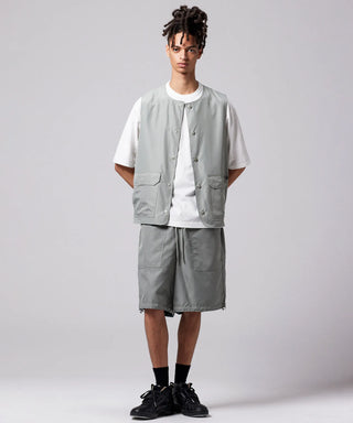 ダークセージグリーン（表側）／モデル身長 181cm／着用サイズ L