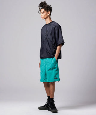 モスブルーグリーン／モデル身長 181cm／着用サイズ L