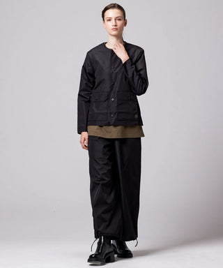 ダークオリーブ／モデル身長 169cm／着用サイズ XS