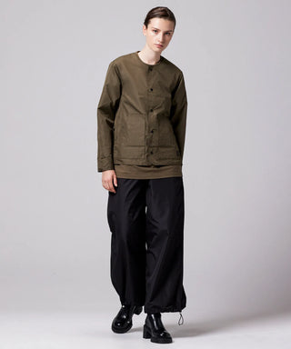 ブラック（裏側）／モデル身長 169cm／着用サイズ XS