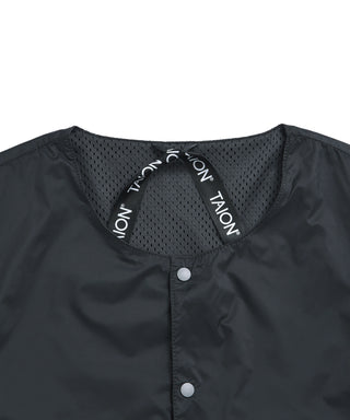 表側：無地クルーネック