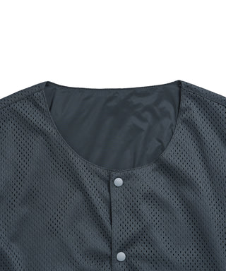 裏側（メッシュ面）シンプルな無地デザイン