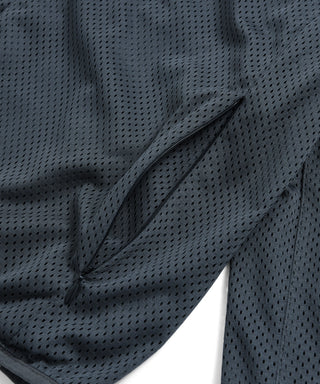 裏側：左右腰にコンシールファスナーポケット