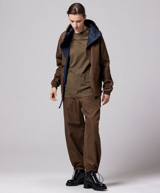 ダークネイビー（裏側）／モデル身長 169cm／着用サイズ XS