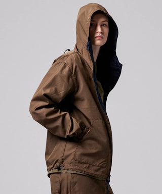 ダークネイビー（裏側）／モデル身長 169cm／着用サイズ XS