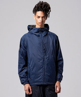 ダークオリーブ×ダークネイビー（裏側）／モデル身長 181cm／着用サイズ L