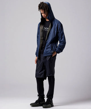 ダークオリーブ×ダークネイビー（裏側）／モデル身長 181cm／着用サイズ L