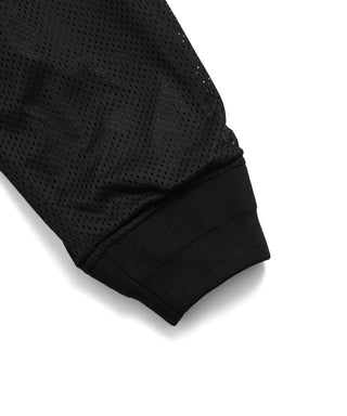 裏側（メッシュ面）：シンプルな無地リブ