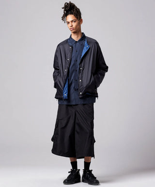 ブラック（表側）／モデル身長 181cm／着用サイズ L