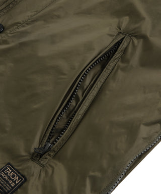 表側：左右腰にジップポケット