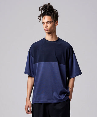 ネイビー／モデル身長 181cm／着用サイズ L