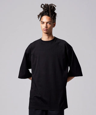 ブラック／モデル身長 181cm／着用サイズ L