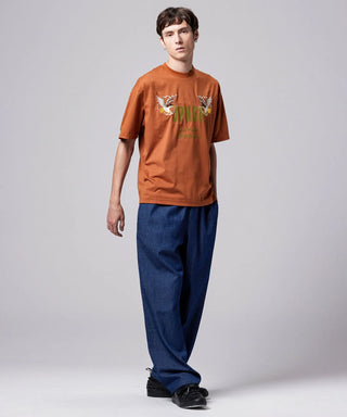 ブリックオレンジ(スカジャン鷹刺繍)／モデル身長 178cm／着用サイズ L