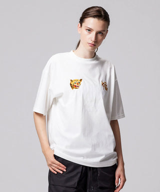 オフホワイト(ベトジャン虎福刺繍)／モデル身長 169cm／着用サイズ XS